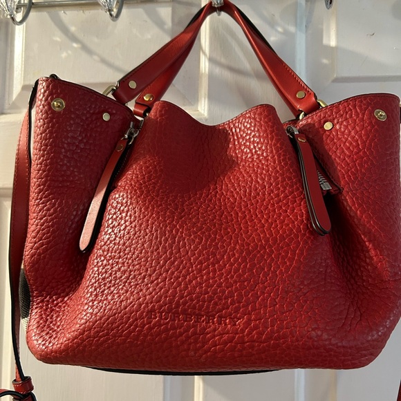 Burberry Red Pebbled Leather Shoulder Tote with Adjustable Strap - Picture 2 of 8